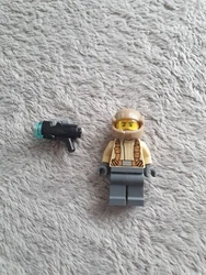 Lego Star Wars Figurine Soldat Resistance n°.  Soldat de la resistance , issu du set 75131 Fourni avec arme.  En...