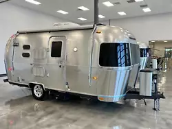 PRE-OWNED 2015 AIRSTREAM FLYING CLOUD 20FB TRAVEL TRAILER SPECIFICATIONS Maximum Sleeping Capacity- 4 Length (ft-in /...