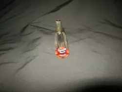 QUELQUES FLEURS DE HOUBIGANT. RESTE 1/3 DE PARFUM.