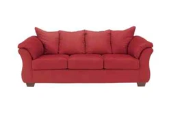Talk about fine lines and great curves. That’s the beauty of the Darcy sofa—made to suit your appreciation for...