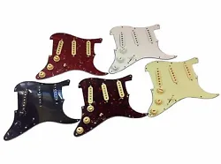 Pickguards Stratocaster chargés Veuillez noter que nous avons de nombreuses couleurs différentes de couvercles, de...