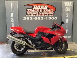 ONLY 8,734 MILES, 1-OWNER, CARBON FIBER LOWER FAIRINGS (ON-ORDER 8/11), SEAT COWL, NEW TIRES, AND ARM STRETCHING POWER!...