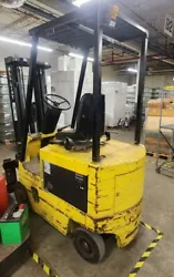 Hyster E-30-XL Electric Forklift 3000lb w/Side Shift - New Battery 08/2021.  Works great, year is just a guess, we...