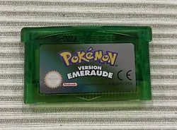 Jeux Pokémon version Émeraude sur Gameboy Advance en françaisAutre Version disponible: Vert Feuille, Rouge Feu,...
