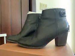 coach boots women size 6. Condition is Pre-owned. Shipped with USPS Priority Mail.
