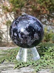 WEIGHT: 144g. COUNTRY OF ORIGIN: Madagascar.