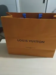 Sac Shopping Louis Vuitton LuxeTaille :40x33,5x16 (Large)État : Bon état d’occasion.Nous en avons 1 à vendre.Sac...