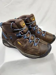 Pictured in photos. New boots with smudges and scuffs on the uppers. Oil and slip resistant. Non-marking rubber soles.
