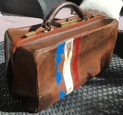 DURANT LES CONFLITS TRANCHÉES VERDUN ET AUTRES. LES DOCTEURS DE CAMPAGNE AIDAIENT LEUR COLLEGUES MILITAIRES SUR LE....