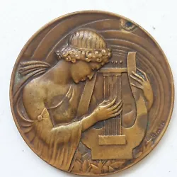 médaille bronze  Galtie   Art déco, Musique. Circa 1920.  *** Merci de noté le vert de gris haut droit, photos pour...
