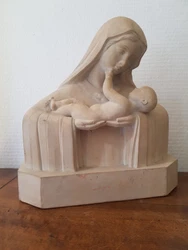 Signée D DANIEL ,sculpteur répertorié. Epreuve numérotée 100. Très belle représentation art déco.