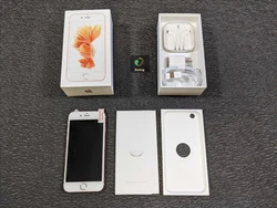 Excellent condition! Still has box and everything. Ear pods never used!