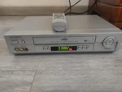 Magnétoscope VHS S-VHS SAMSUNG SV651F PAL SECAM avec télécommande.