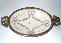 Joli baguier ancien en porcelaine de Sèvres et bronze ou laiton du.