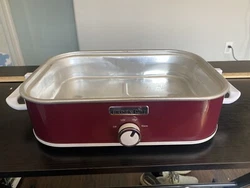 Crock Pot 3.5 Quart Casserole Crock Manual Slow Cooker Red Base Only.
