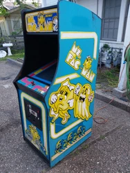 Original 1981 Bally Midway Ms Pac Man Arcade Game.  For Parts or Repair.  As shown.  This unit seems to power up...