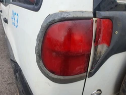 PILOTO TRASERO IZQUIERDO Nissan Terrano II R2002.1993-> 2.7 TDi 4WD TIENE LEVES ARAÑAZOS, PLASTICO RECUBRIMIENTO...