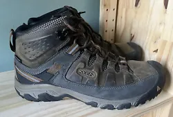 Excellent used condition. See photosKEEN TARGHEE III MID Waterproof Hiking Boots, Mens 11, Black Olive. Condition is...