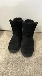 black lined booties size 9.