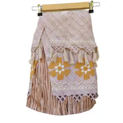 Disney Store Moana Skirt, size 4. Preowned, no noted flaws. Great for Halloween costume! 