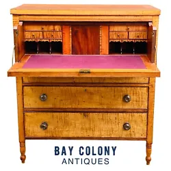 19TH CENTURY ANTIQUE PENNSYLVANIA WALNUT & TIGER MAPLE SHERATON BUTLERS DESK. The uppermost drawer that houses the desk...