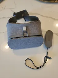 Google Daydream View VR Headset - Slate Used - excellent condition.