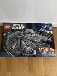 Set Lego Star Wars 7965 Faucon Millenium. Comme neuf, complet dans boite d’origine, conservé a l’abri de la...