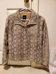 Colebrook & Co Leather Jacket Snakeskin Lined Womens size XL Full Zip Up Moto. Very rare Full Zip Snakeskin Leather...