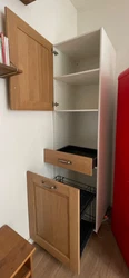 Meuble colonne de cuisine acheté à Leroy Merlin il y a 3 ans pour 430euros. Avec tiroir, étagères hautes et...
