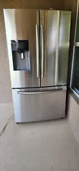 5 year old refrigerator. The ice machine does not work but everything else works perfectly! Getting rid of it because...