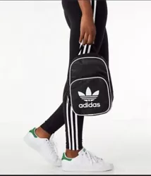 Adidas Santiago Lunch Bag. Serve up lunch with a side of chic. Material: 100% polyester.