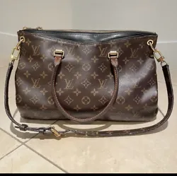 Louis Vuitton Pallas MM Monogram Canvas Leather 2 Way Tote Shoulder Bag Handbag. Classic monogram canvas Leather...
