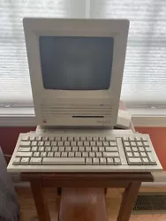 Very Clean Vintage Apple Macintosh SE HD20 Desktop Computer System w/Keyboard & Mouse M5011. Works fine, though I...