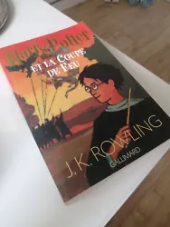 Harry Potter et la Coupe de Feu - Tome 4 - Collection Gallimard Grand Format.  Bon état globalement, une tâche sur la...