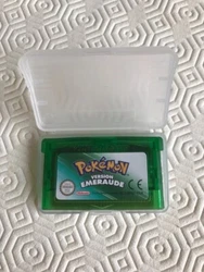 Pokemon version Emeraude pour Game Boy Advance.Le jeu est en excellent état et fonctionne parfaitement.Cest un Cartm0d...