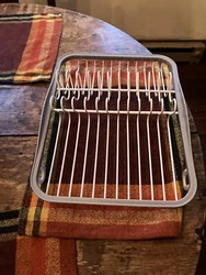 UMBRA SINKIN DISH RACK white and grey never used. No box or silverware holder.Very compact.I mail same day.