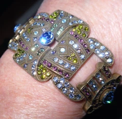 The intricate and lush designs of the famous New York designer Heidi Daus are influenced by both ancient decor and art...
