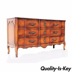 Details : This fine chest features 9 dovetailed drawers, shapely form, raised panel sides, and classic stylish...