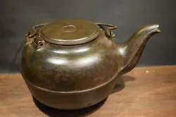Antique Cast Iron No. 8 1/2 Kettle Tea Coffee Pot.