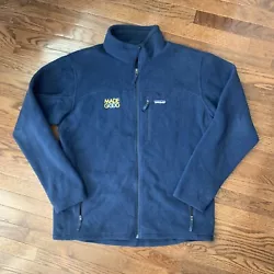 Patagonia Synchilla Mens Full Zip XL Fleece Navy Blue. This fleece is in great condition!See pictures for measurements!