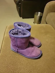 UGGS PURPLE SUEDE SHEARLING LINED CLASSIC BOOTS. SIZE 4.