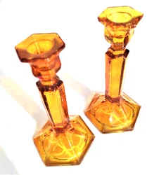1 Paire de Bougeoirs en verre ambre Art déco en parfait état. En Très Bon état.