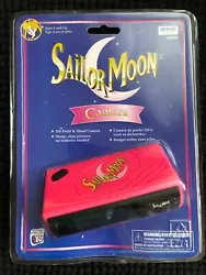 Camera sailor moon de 1996 ,jamais ouverte encore sous blister ,produit officiel 