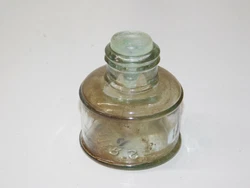 It has a mismatched Lea Perrins Stopper.