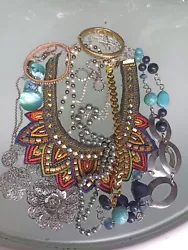Lot Bijoux fantaisie vintage 🥸🌝🌺 collier bracelet porte clef.... Vendu dans l état