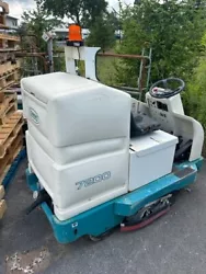 Tennant 7200 floor scrubber for sale, PARTS ONLY.   unknown whats wrong with it, but the quote was too expensive to...
