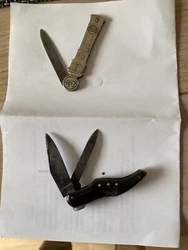 2 Anciens petits couteaux de poche.