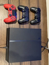 Sony PlayStation 4 500GB Jet Black Console with 3 Working Controllers.