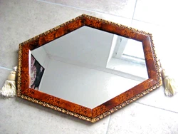 DIM 47 X 38 X1,5 cm. POID 1 KG environ.