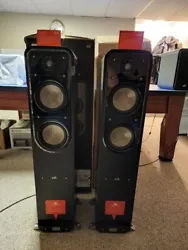 Very small chip on right speaker. Doesnt affect the look or sound at all . LOCAL PICKUP ONLY.